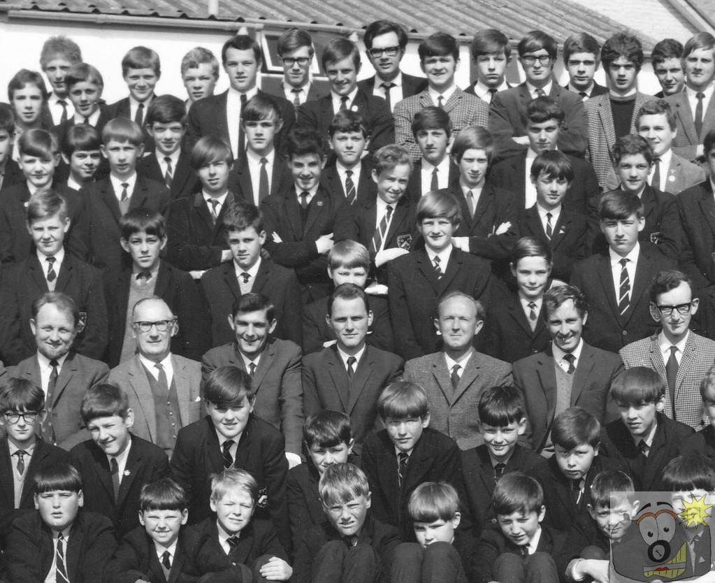 HDGS Whole School Photo 1968 - missing section 6a
